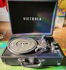 Victrola VSC-550BT 3-Speed Bluetooth Portable Suitcase Record Player w Pwr Testd
