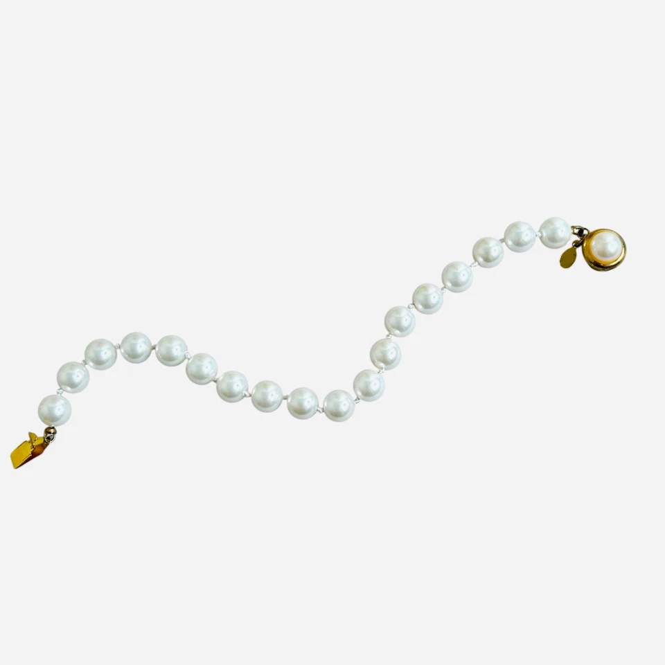 Pulsera de perlas de imitación Premier Designs tono dorado imitación perla cierre de caja Foto 3 de 4