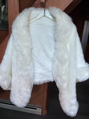 Winter Women Shawl Cloak lPlush Faux Fox Fur Coats Cape Stole Wrap Winter White