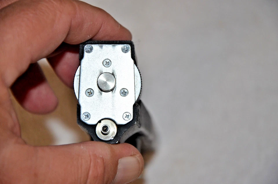 Vtg Tripod Bracket for Olympus Bounce Grip - Image 2 of 3