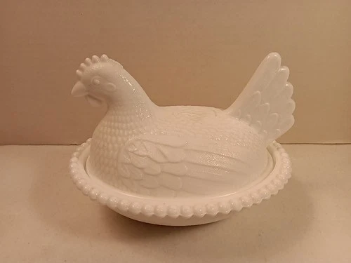 Vintage Indiana White Milk Glass Chicken Hen on Nest Covered Bowl Candy Dish 7”