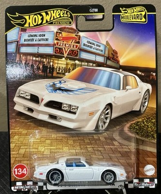 2025 HOT WHEELS PREMIUM BOULEVARD 1:64 DIECAST 77 PONTIAC FIREBIRD TRANS AM NEW!