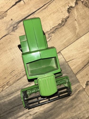 Ertl John Deere 4425 Combine With Green Cab Top Grain Head 1/50 #506 - Picture 3 of 7