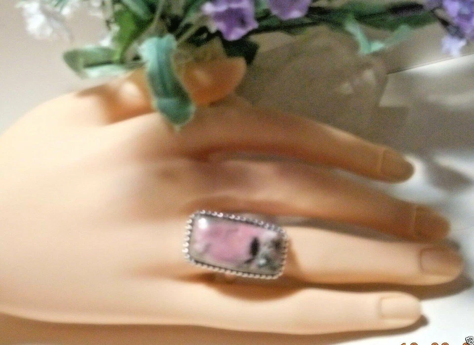 Anillo de plata y piedras preciosas de rodonita natural Foto 4 de 4