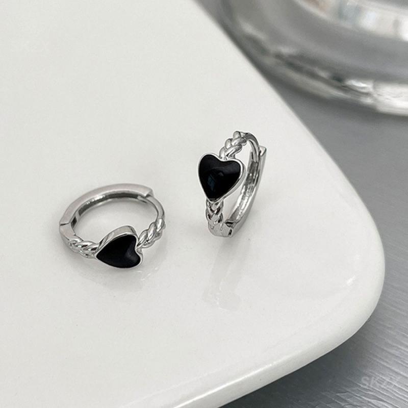 1~5pairs Versatile Elegant Black Heart Clip Earrings Unique Cool Stud Earrings F