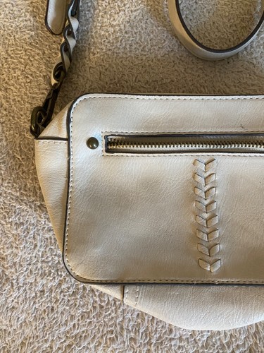 Vintage Style Off-White Beige Crossbody Purse Shoulder Bag Faux Vegan Leather - Picture 2 of 15