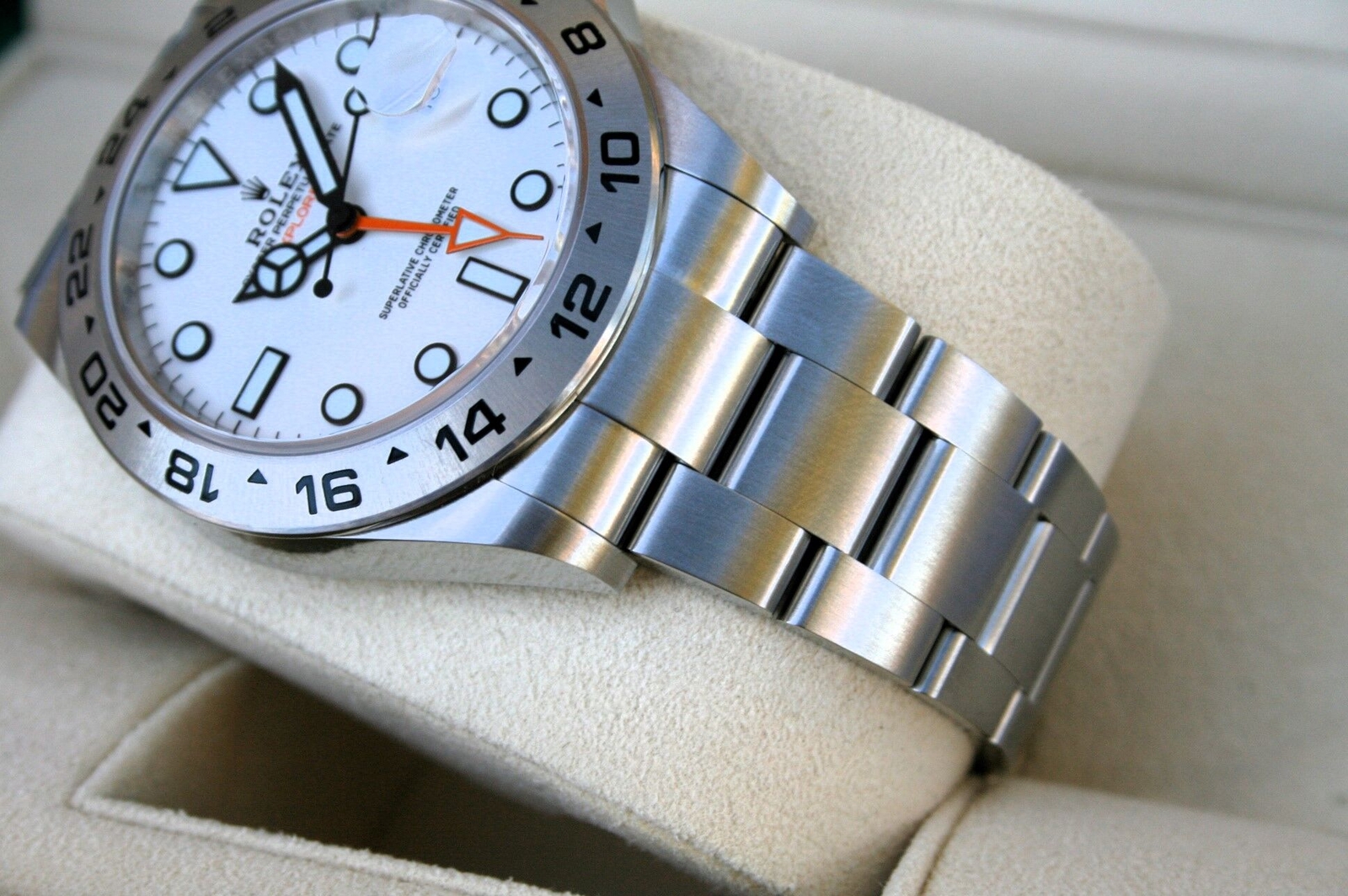 ROLEX 226570 EXPLORER II WHITE DIAL POLAR NIB - Image 2