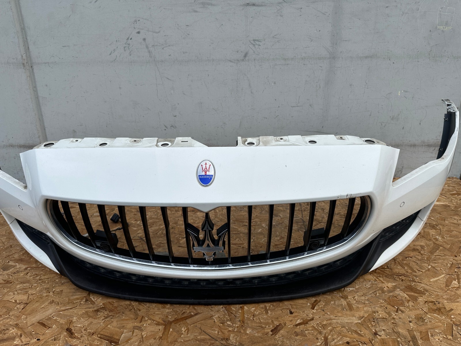 FRONT BUMPER COVER ASSEMBLY W/PARK ASSIST 13-16 MASERATI QUATTROPORTE GTS