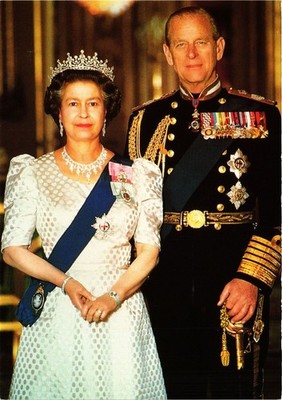 CPM HM Queen Elizabeth II & HRH Prince Philip BRITISH ROYALTY (836367)