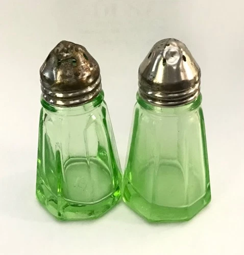 Vintage Hazel Atlas Uranium Green Depression Glass Salt & Pepper Shakers~3” tall