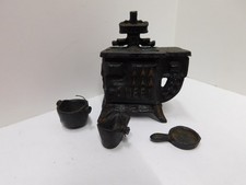 G5 Vintage Iron Is Livitamin Queen Cast Iron Oven Stove  Toy Salesman Sample