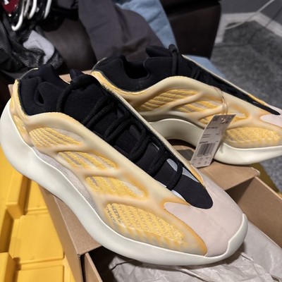 adidas Yeezy 700 V3 Mono Safflower Size 12