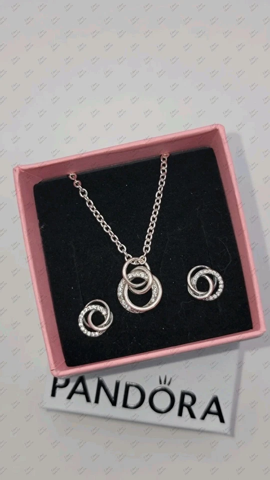 Auténtico conjunto de regalo de collar y pendientes colgantes siempre rodeados de la familia Pandora Foto 2 de 4
