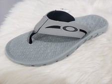 NEW WITH TAGS Oakley Sz 7 Operative Sandals 2.0 Grey 13477-22Y Flip Flop Slides