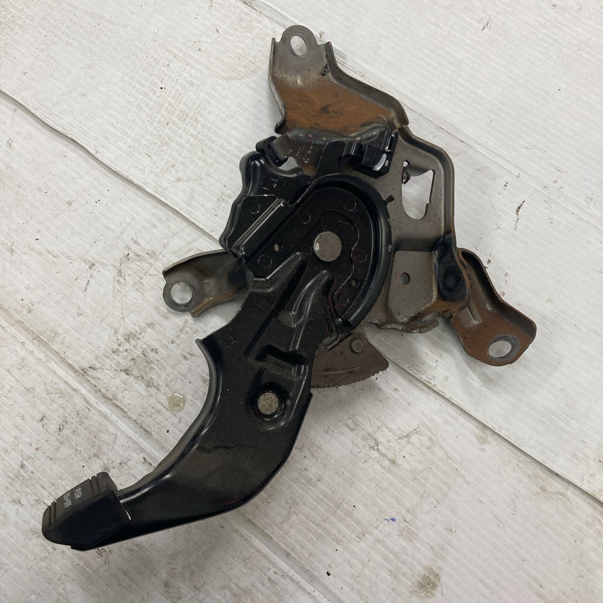 2007-2011 Toyota Camry Parking E-Brake Emergency Pedal 46200-06030