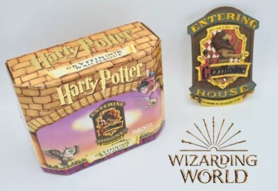 ハリーポッター GRYFFINDOR WALL PLAQUE レア ハリーポッター GRYFFINDOR WALL PLAQUE レア