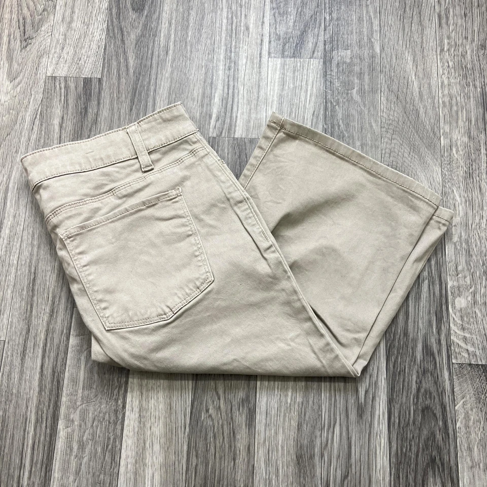 BUFFALO Samuella Mid Rise Flat Front Tan Bermuda Shorts Women's Size 4 / 27 - Image 2 of 4