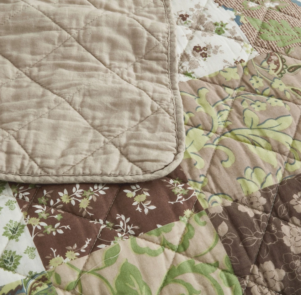 Chezmoi Collection Leilani Bohemian Printed Floral Patchwork Cotton Quilt Set - Image 4 of 4
