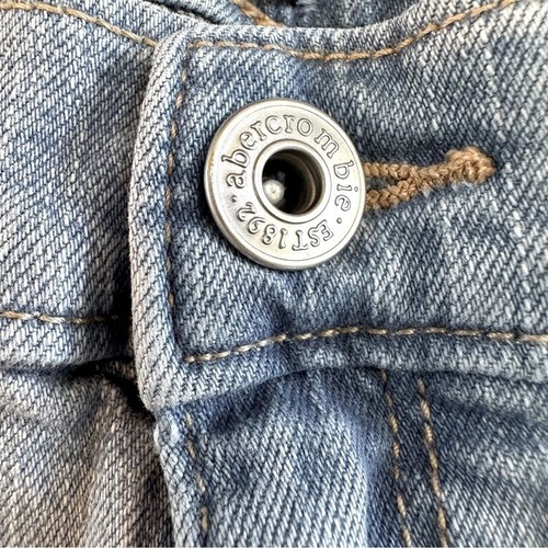 Abercrombie Girls Classic Blue Denim Shorts Floral Embroidered Detail SZ 9/10 - Picture 3 of 9