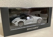 MINICHAMPS Porsche 918 Spyder Weissach Paket 1/43 White Limited Edition