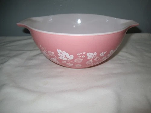 Pyrex Vintage Pink Gooseberry Cinderella Bowl #442 1.5  Quart.