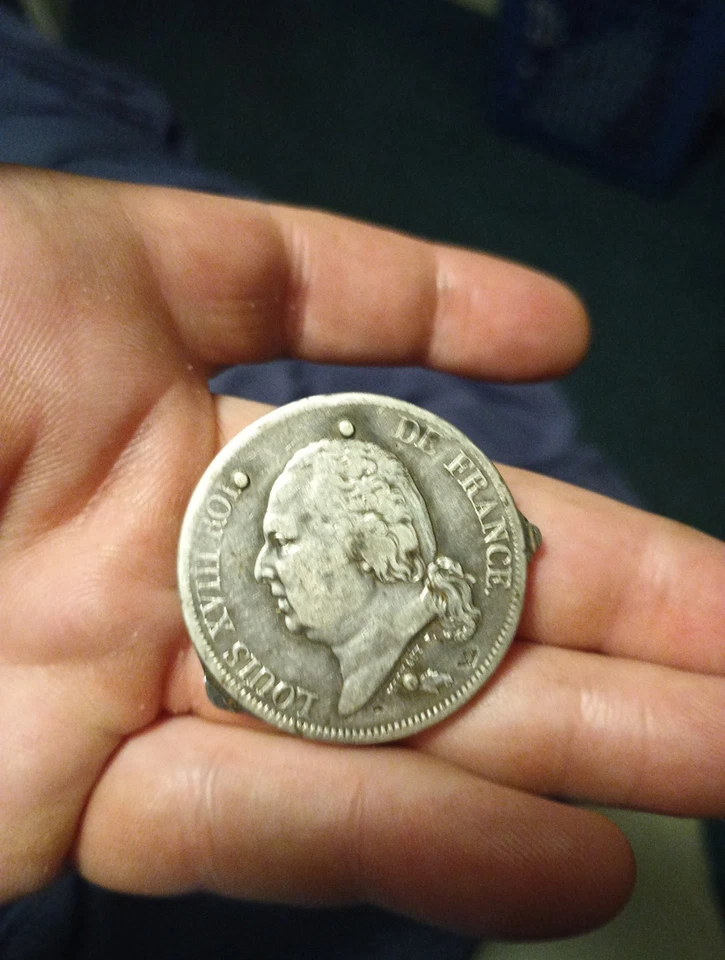 Navaja de Bolsillo Antigua Moneda de Francia Hecha de Plata de 1817 Cortada por la Mitad Foto 3 de 3