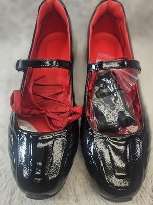WOMENS NIKE SHOX 2 CALISTRAX (IW7881 001)LABEL HOOD BLK/ UNI RED US WOMENS  9.5