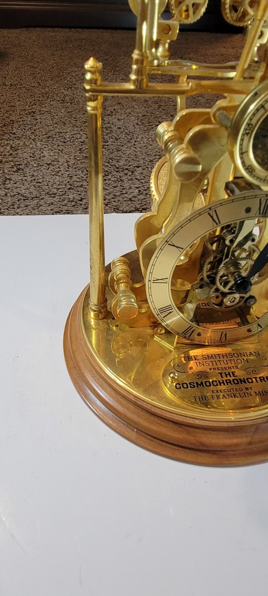 Franklin mint clock / Globe the Smithsonian institution