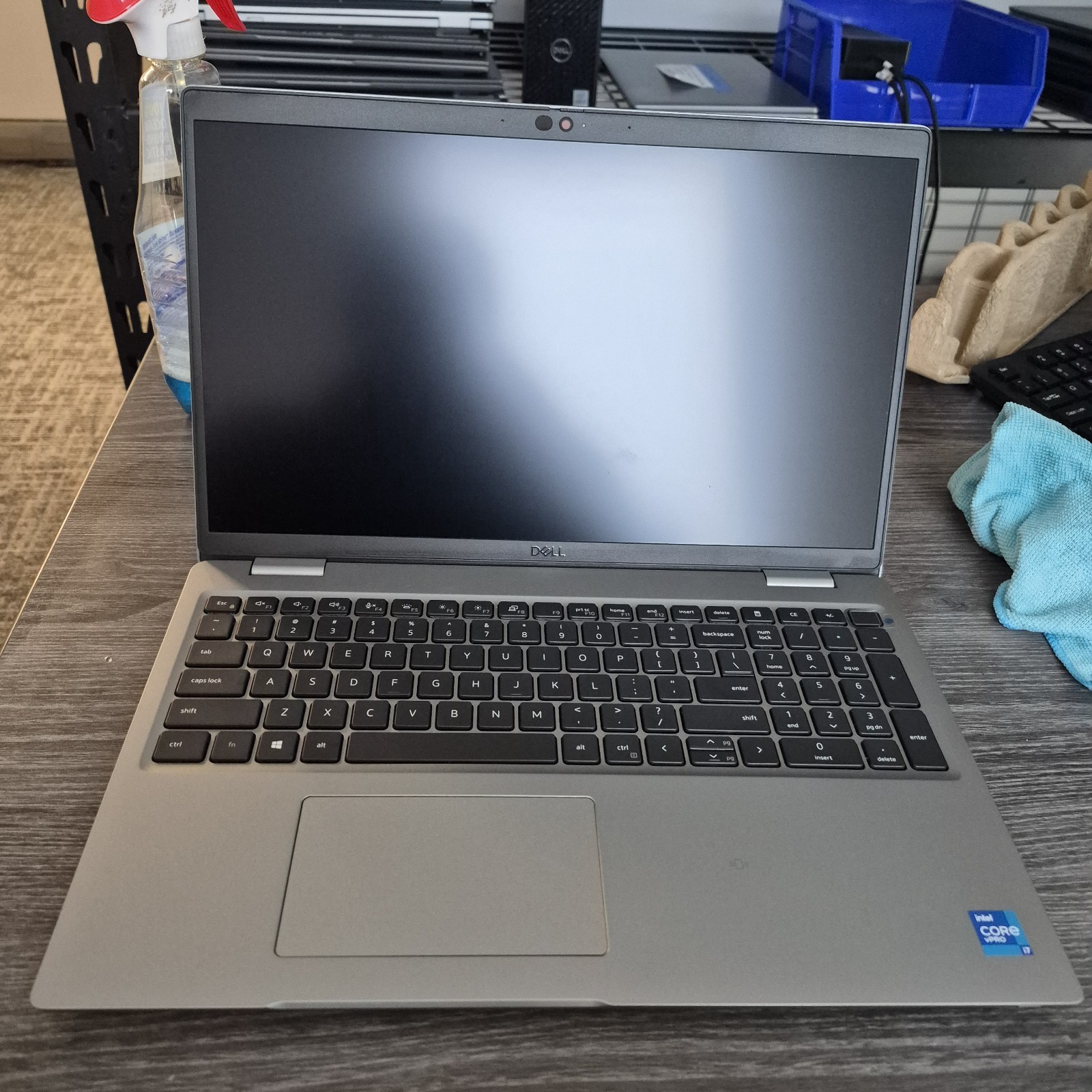 Dell Latitude 5540, 15.6-Inch Laptop, with Intel Core i7 13th Gen., 512 GB SSD (Solid State Drive), Windows 11 Pro