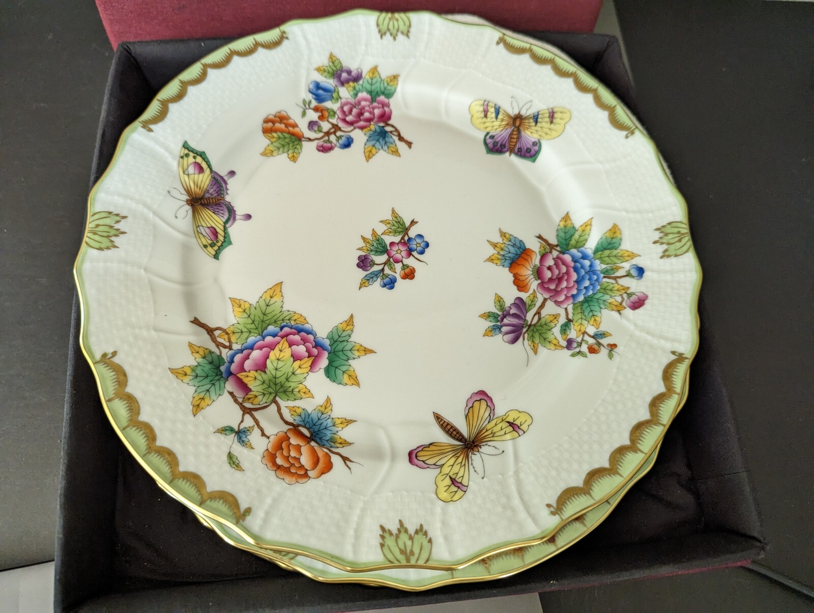 Herend Queen Victoria Dinner Plates set of 4 never used eBay