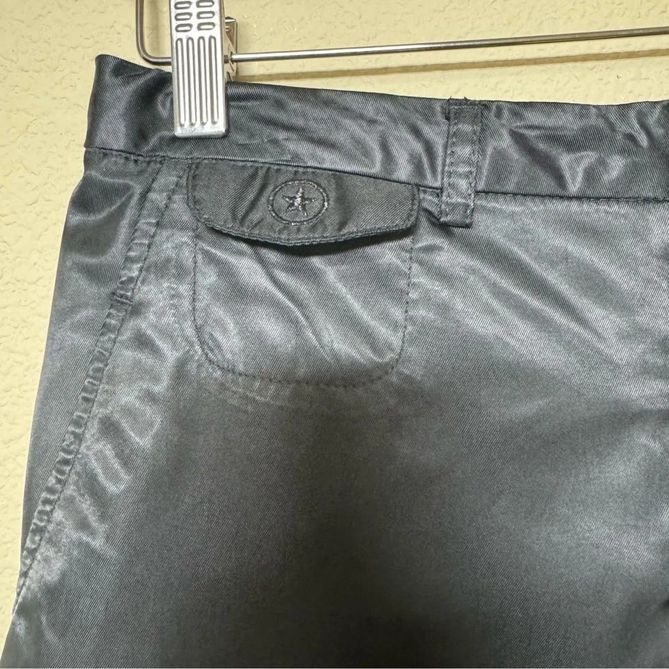 Converse Pantalones Cortos Mujer 4 Nylon Mezcla Satén Brillante Puños Pantalones Cortos Negro Foto 4 de 4