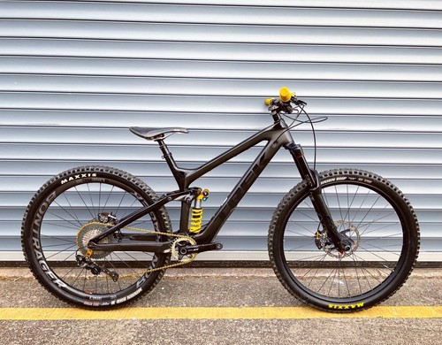 TREK SLASH 9.8 CARBON - 29 - LARGE - £2 