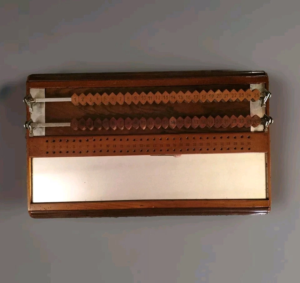 Panneau de billard en bois avec miroir et chiffres en bois années 40 - Photo 1/4