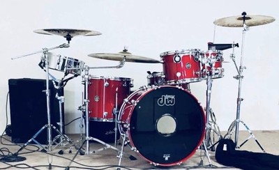 DW Permormance Series Red Drum Kit 5-Piece Set with Cymbals and Stands