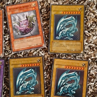 Konami Yu-Gi-Oh! Blue-Eyes White Dragon & Ultimate Dragon Lot 9 LOB 1st Ed EN