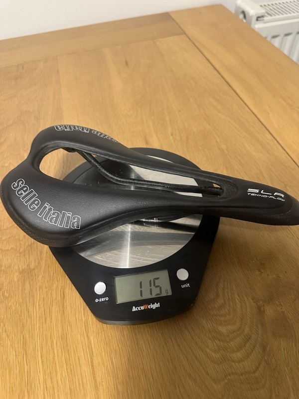 Selle Italia SLR Tekno Flow Carbon Saddle, Only 115g, 7x9 Oval Saddle Rails