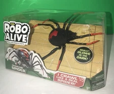 Zuru Robo Alive Real Life Robotic Pets Crawling Spider🕷Glows In The Dark Crawl