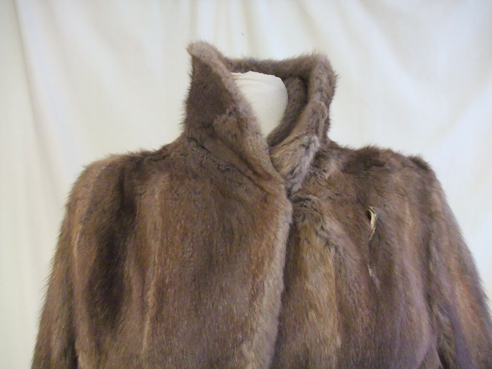 ALTRA Cappotto pelliccia donna VINTAGE senza etichetta busto 32" lunghezza 38" cravatta incrociata danni 2425