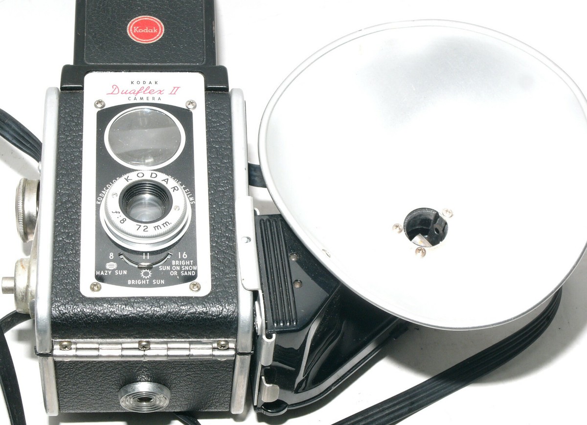 Kodak Duaflex II Camera with flash attachment | eBay Kodak Duaflex II Camera with flash attachment | eBay