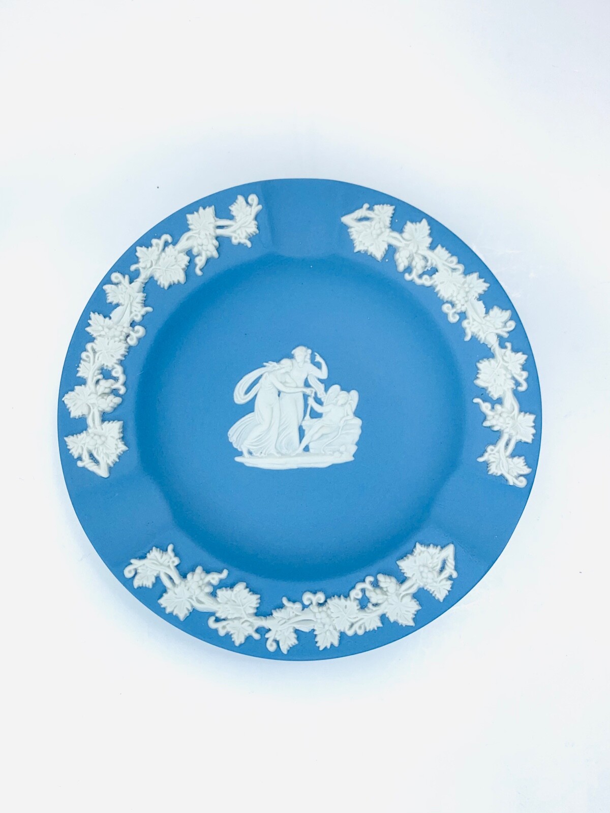 Wedgwood Jasperware Blue Cupid Asleep Lighter & Ashtrays; 3 PC CIGARETTE SET VTG