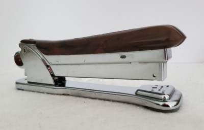 Agrafeuse vintage Ace Liner modèle 502 crème USA