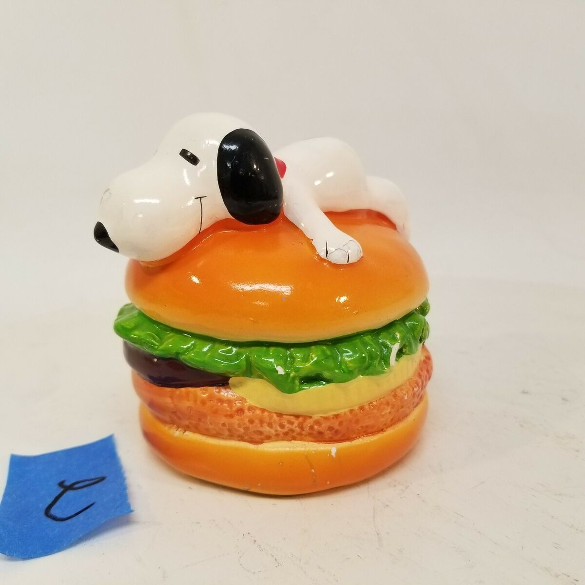 Vintage Peanuts Snoopy Hamburger Ceramic Determined Coin Vintage Peanuts Snoopy Hamburger Ceramic Determined Coin