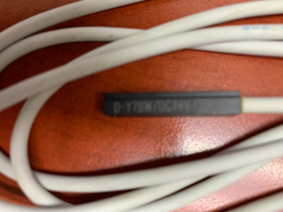 SMC D-Y7BW Auto-Switch Cable Length: 10', Voltage: 24VDC Solid State 2-Color LED - Image 2 of 3