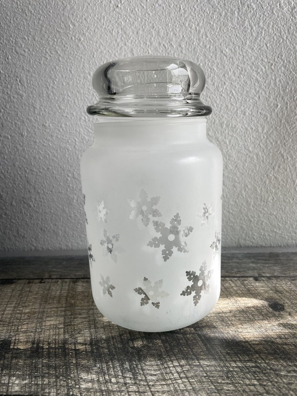 Anchor Hocking Frosted (with Clear Snowflakes) Candy Jar W/new Sticker.