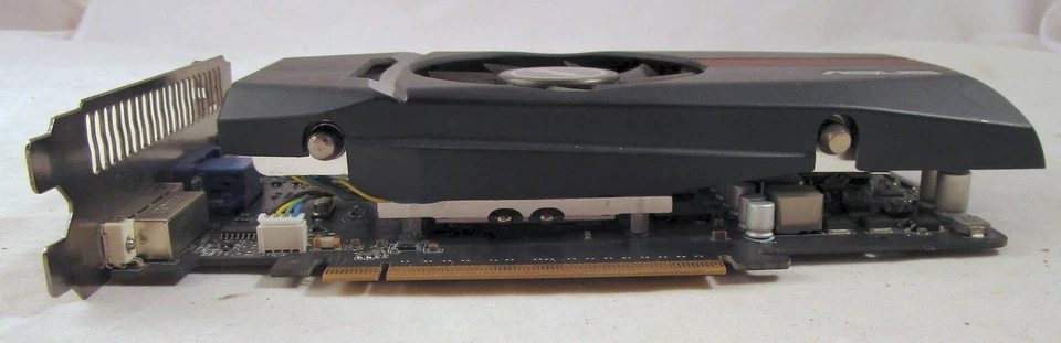 ASUS NVIDIA GeForce GTX 550 Ti DirectCU TOP Graphics Card - Image 2 of 4