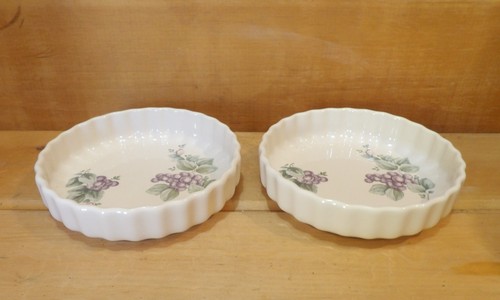 2 Pfaltzgraff Grapes/Grapevine 6¼"W x 1½"H Fluted/Ribbed Bowls/Ind. Casserole. - Afbeelding 1 van 7