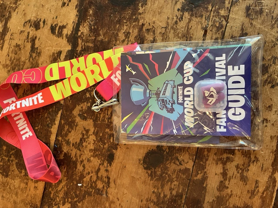 Fortnite World Cup 2019 cordón/guía de festival/auriculares Foto 3 de 3