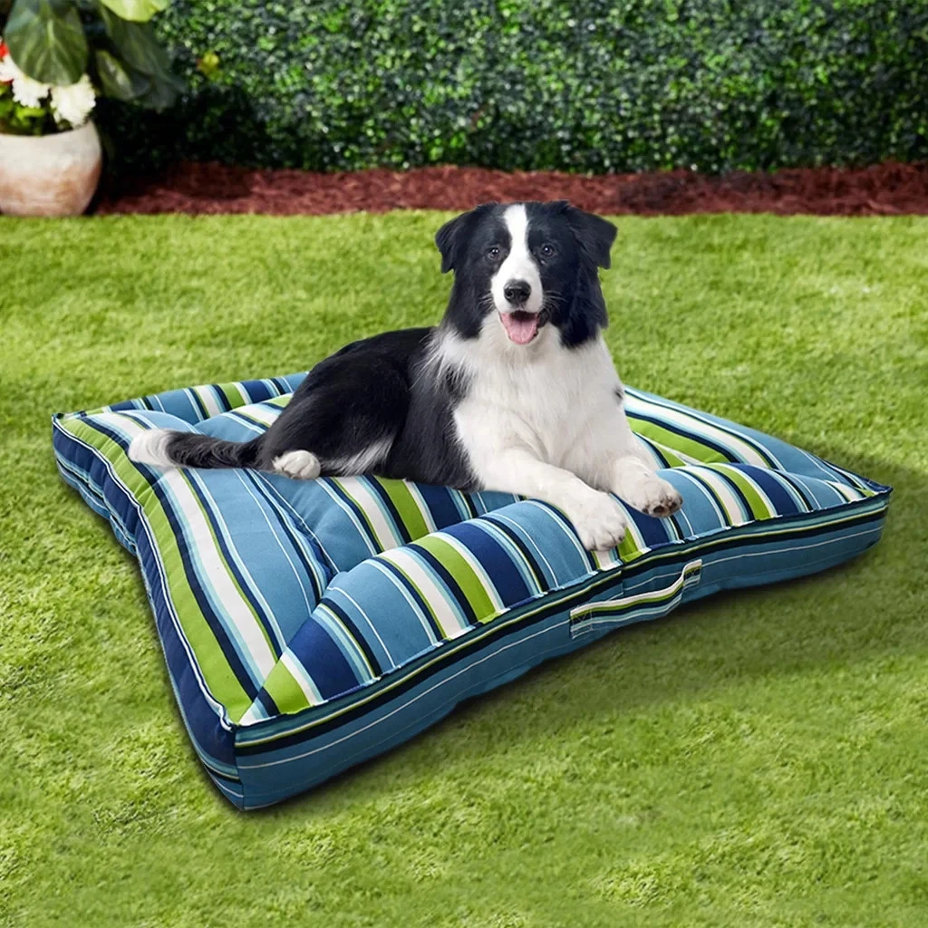 Brentwood Originals Indoor/Outdoor Pet Bed 40" x 40" beach summer pattern