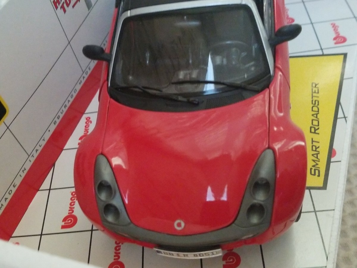 Burago 1:18 Smart Roadster Diamond Collection Red | eBay