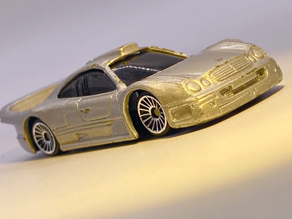 Maisto🔥1999 Mercedes Benz CLK GTR versión calle -1/64- Foto 3 de 4